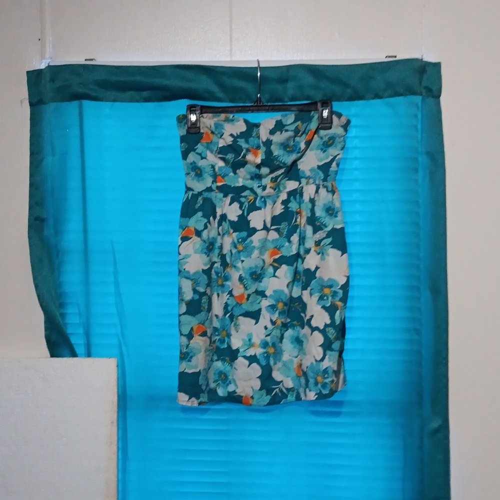 Strapless mini dress with pockets size M